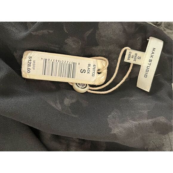 Max Studio Black & White Floral Print Asymmetrical‎ Hem Blouse Size S NWT - Picture 4 of 5